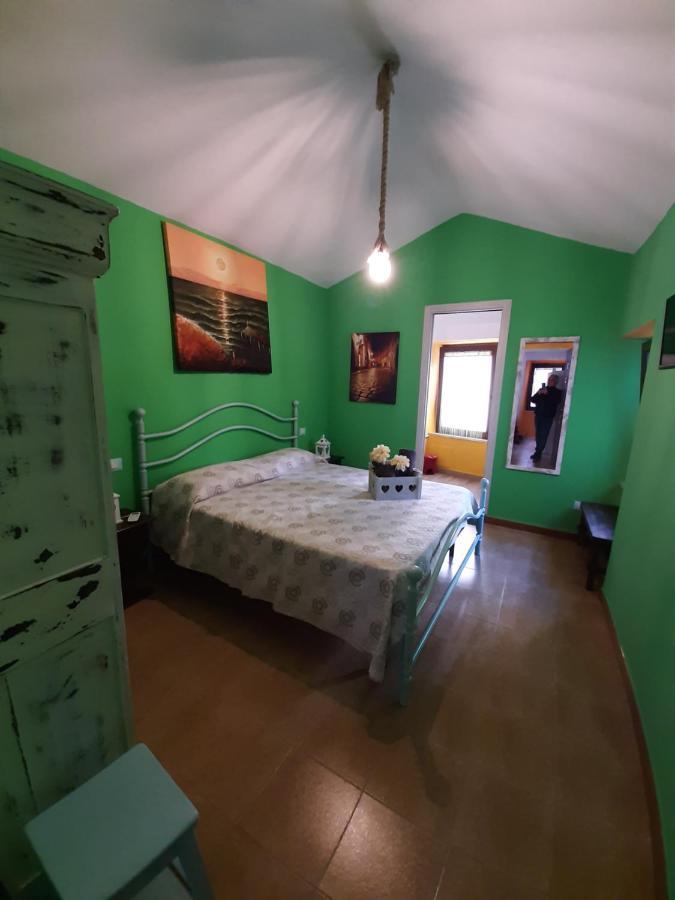 Casa Graci Hotel Bosa Bagian luar foto