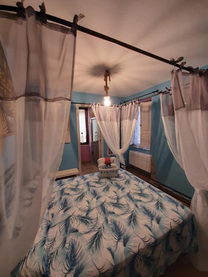 Casa Graci Hotel Bosa Bagian luar foto