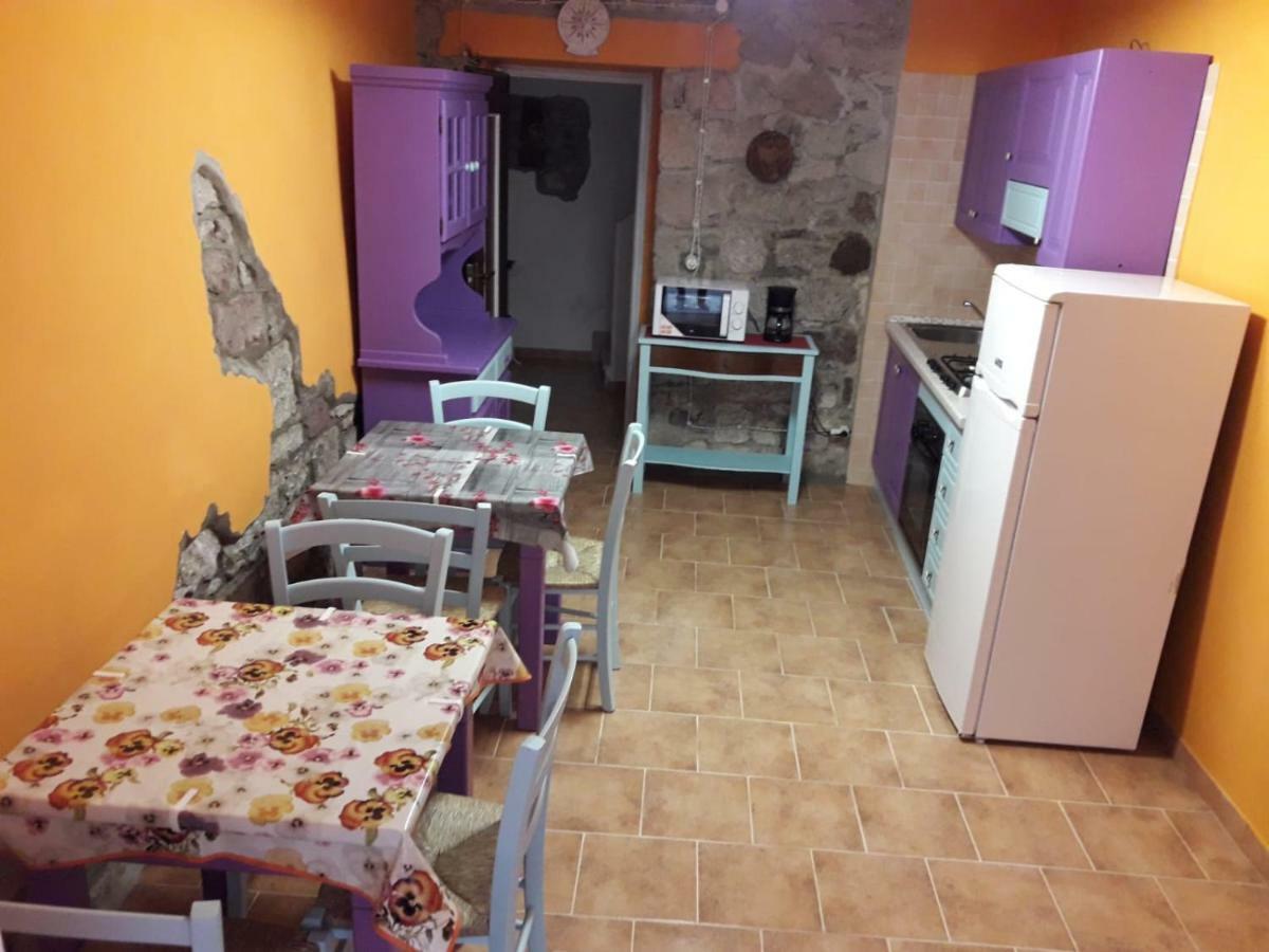 Casa Graci Hotel Bosa Bagian luar foto