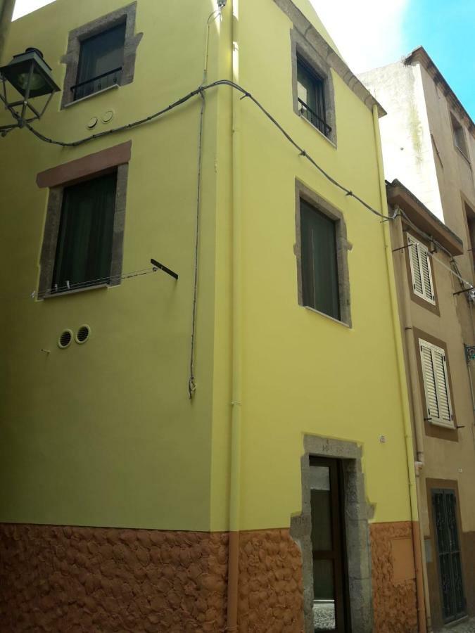 Casa Graci Hotel Bosa Bagian luar foto