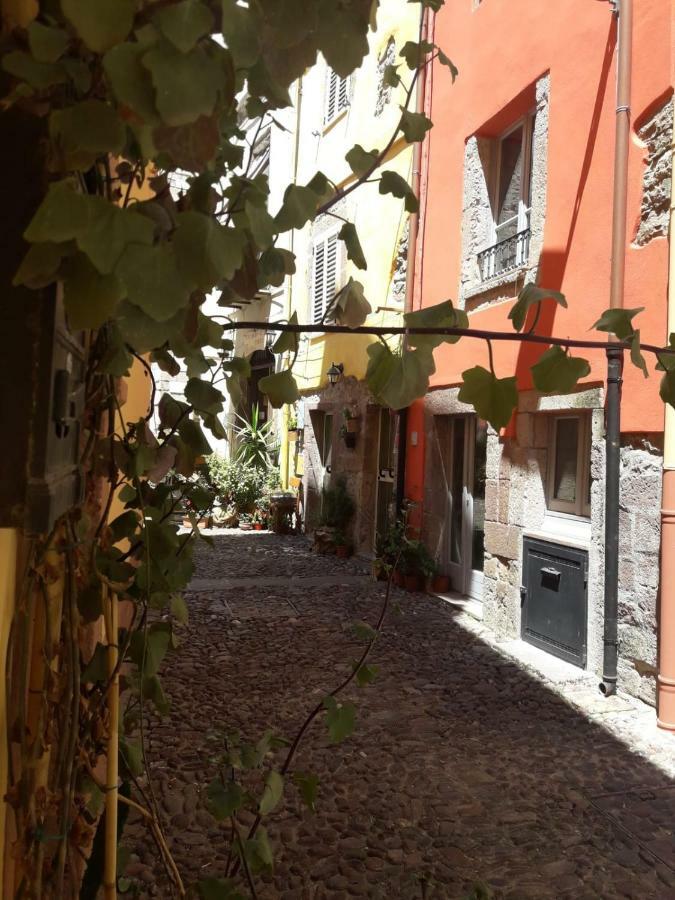 Casa Graci Hotel Bosa Bagian luar foto